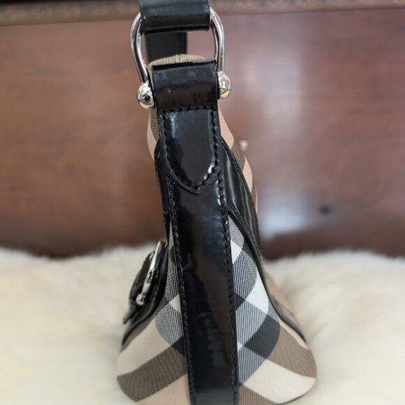Authentic Burberry Nova Check Black Patent Leather shoulder bag. - Picture 7 of 13
